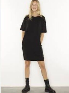 Minimum Black Mini T-Shirt Dress